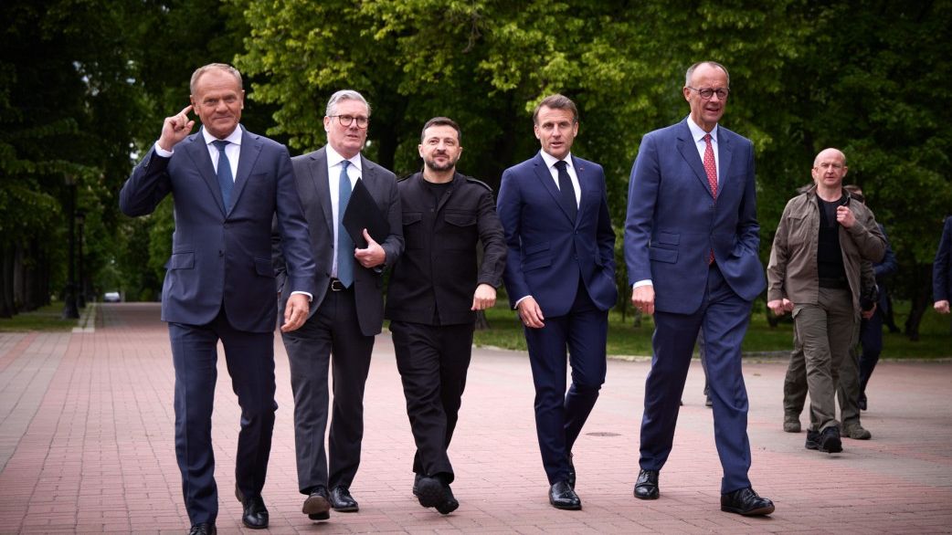 Je třeba podpořit schopnost Kyjeva zasáhnout cíle v hloubi Ruska, míní Fiala